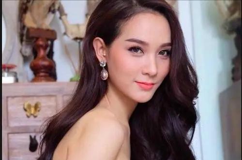 揭秘泰国人妖的起源，曾被社会抛弃，从小注定悲催命运