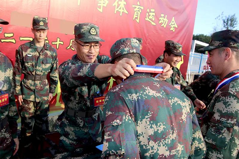 燃爆全场这场军体运动会血性十足,满屏热血军体运动会燃爆金秋