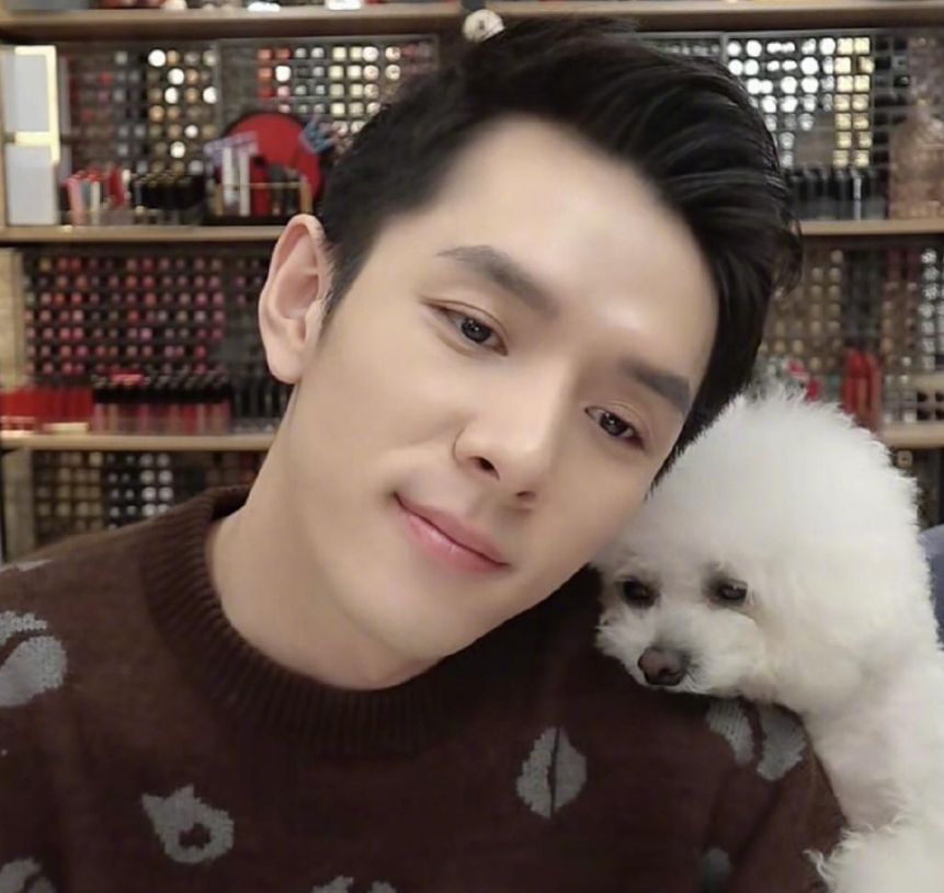 巴黎世家和rickowens哪个档次高,巴黎世家和圣罗兰有关系吗