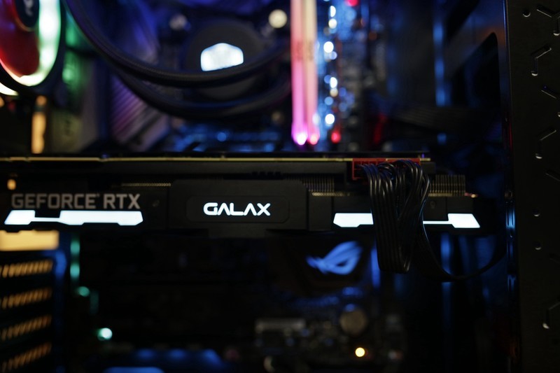 跑分64万烧包主机平推《战地5》全特效!