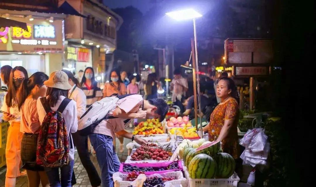 武汉武昌区夜市最新视频,武汉地下夜市一条街在哪