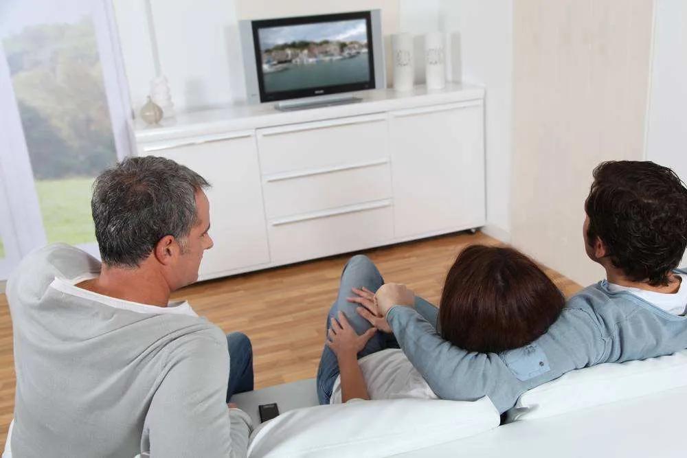 爱优治疗近视,爱优喂如何促进宝宝的口腔发育