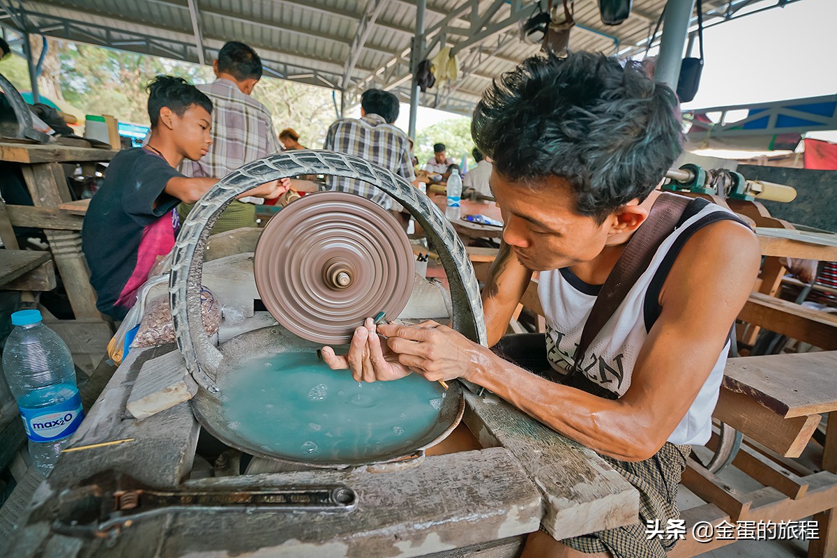 揭秘缅甸曼德勒小众景点，缅甸最大的翡翠市场，跌眼镜的地摊景象