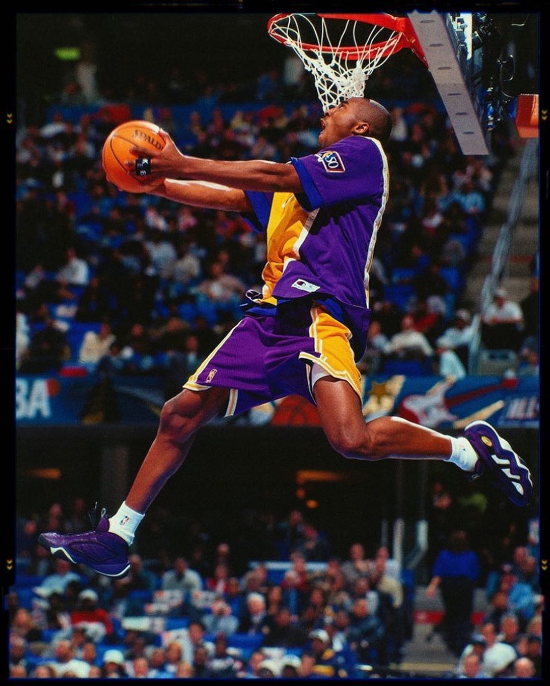 科比97年全明星扣篮大赛照片,1997年科比布莱恩特扣篮大赛冠军