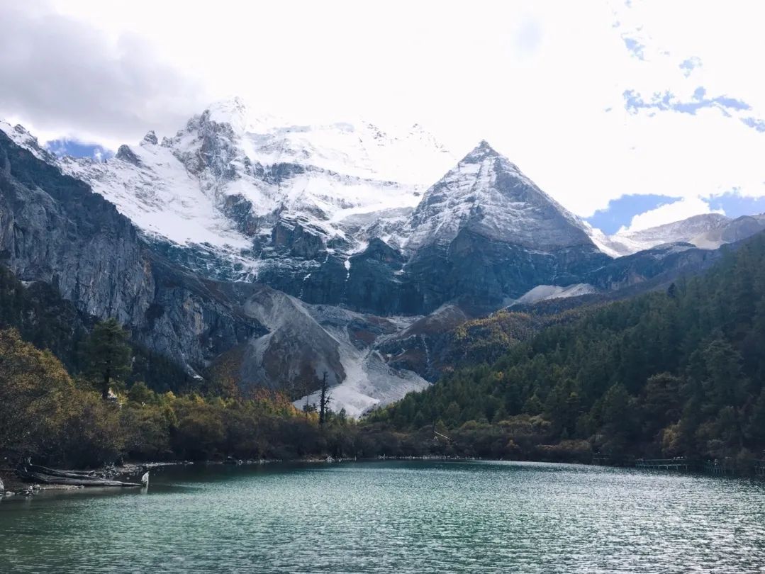 稻城亚丁这里有你想要的诗和远方,在稻城亚丁视频