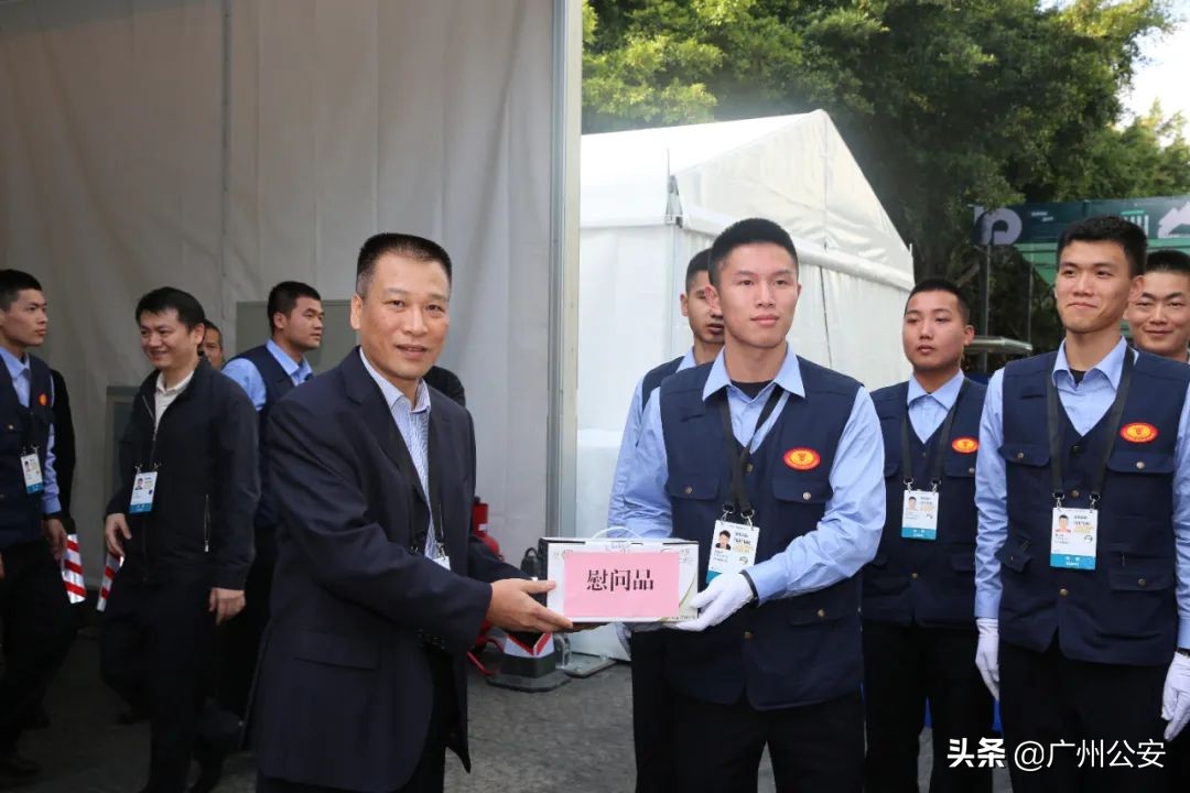 李世全全国公安系统一级英雄模范,李世全同志先烈事迹