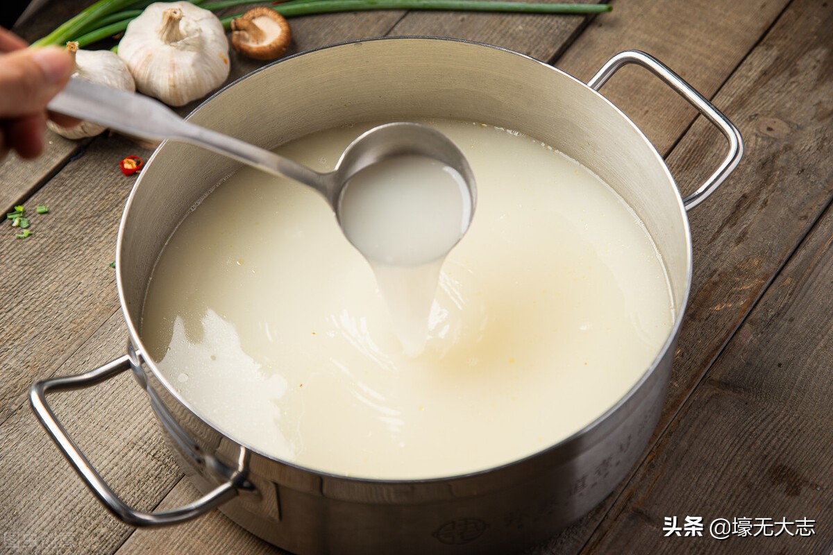 广州地道老字号小吃粥,广州花都特色烧骨粥