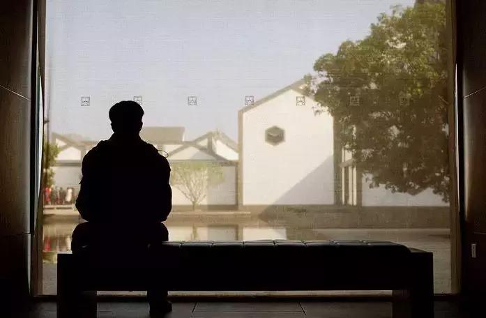 看腻了性冷淡的极简风,清冷系和性冷淡风