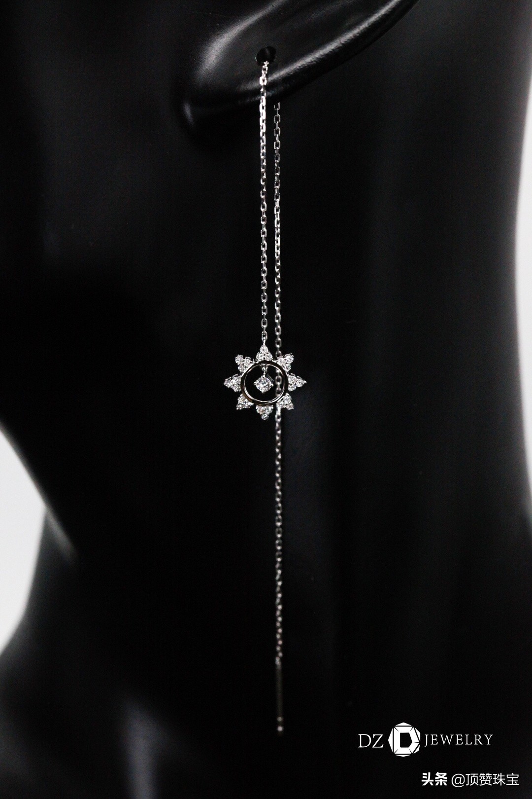 冰雪世界流光溢彩,冰雪世界雪花飞舞