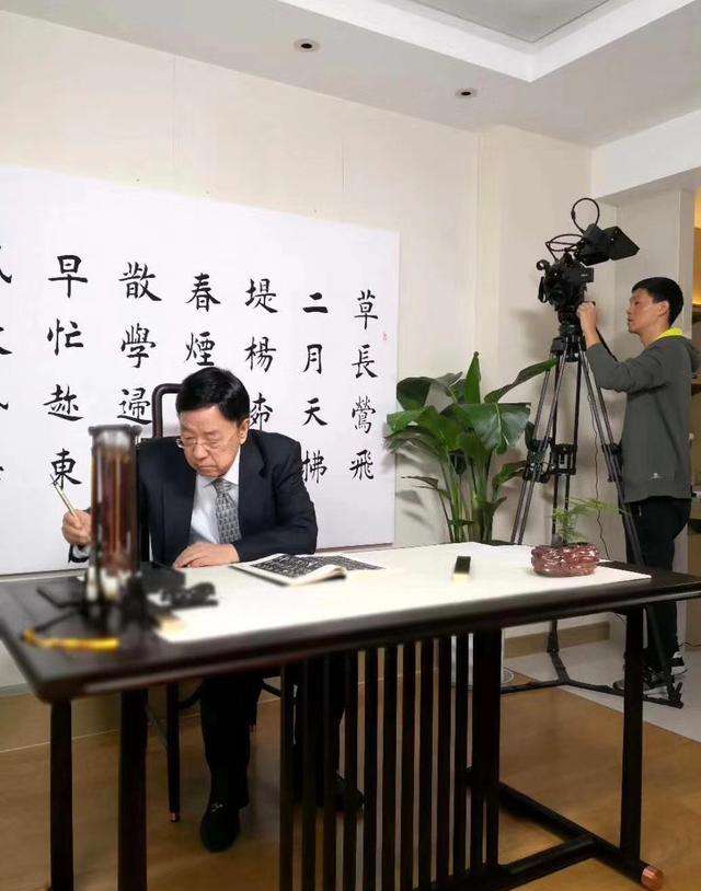 启功水平怎么样,启功的书法是什么水平