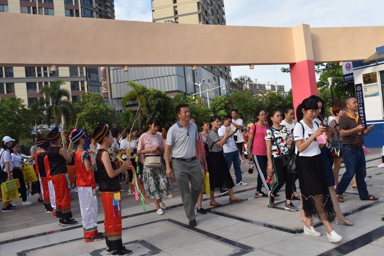 继往开来，绚丽“出彩”一一八桂绿城小学2018年工作汇报