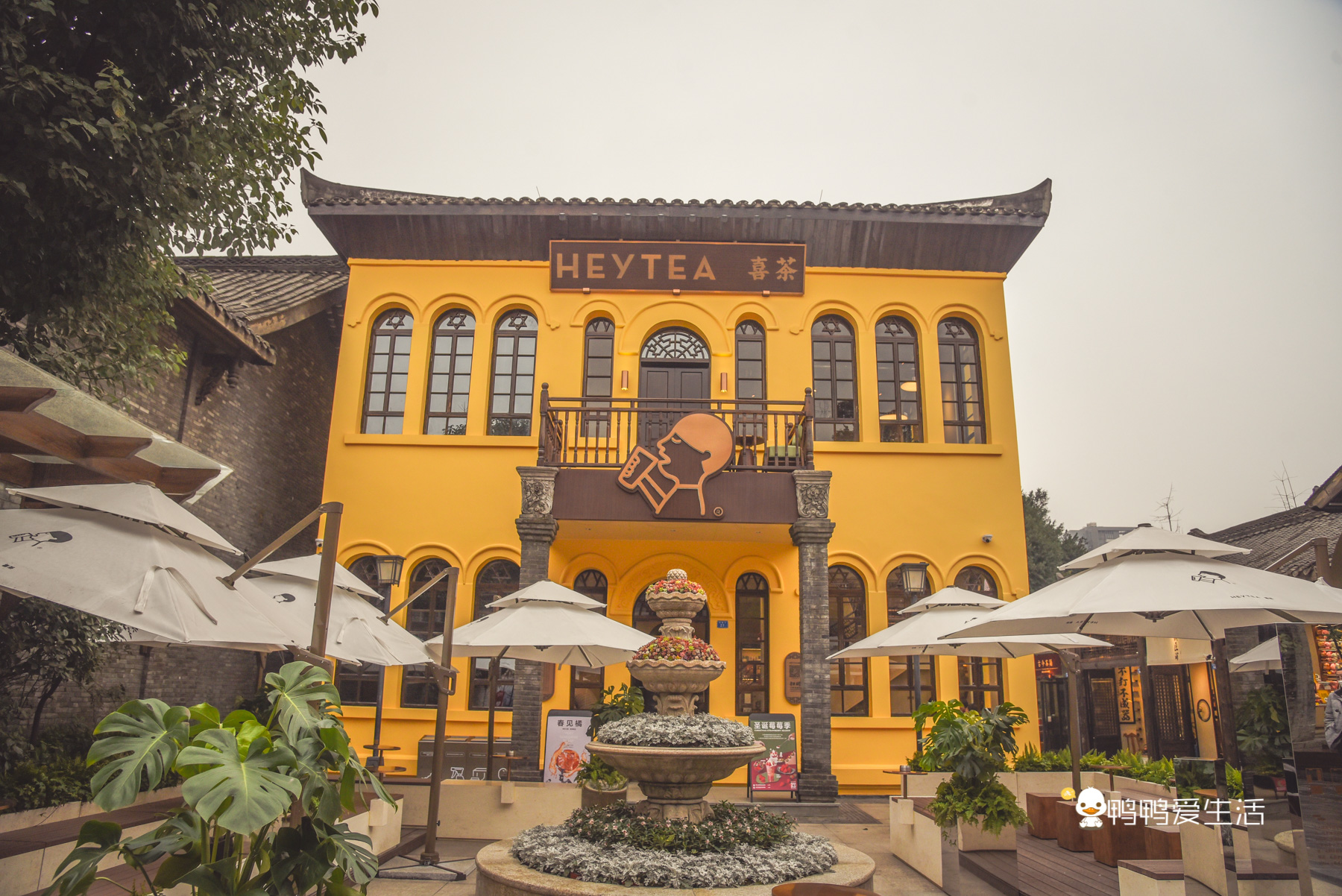 成都旅游必去景点推荐宽窄巷子,成都锦里和宽窄巷子哪个值得去