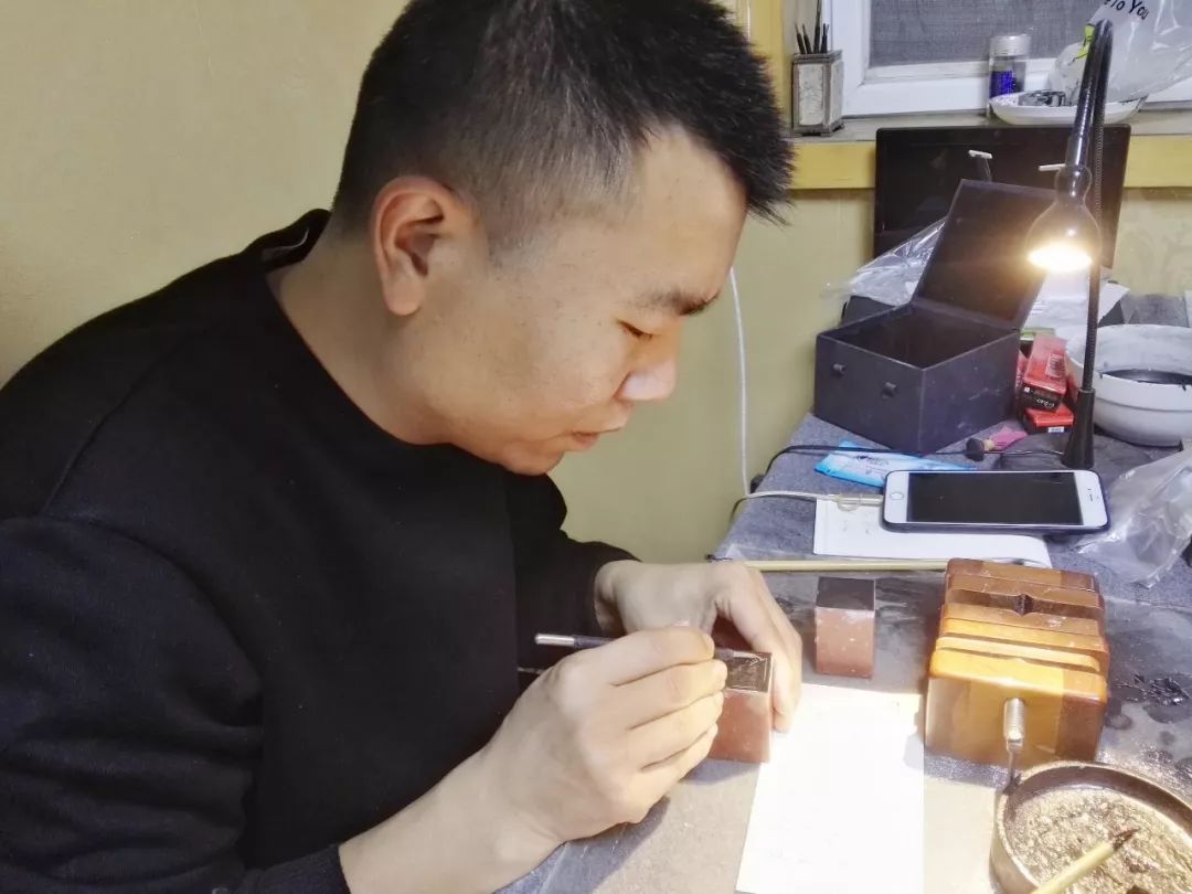 彭少辉篆刻冯字,彭少辉篆刻抖音短视频