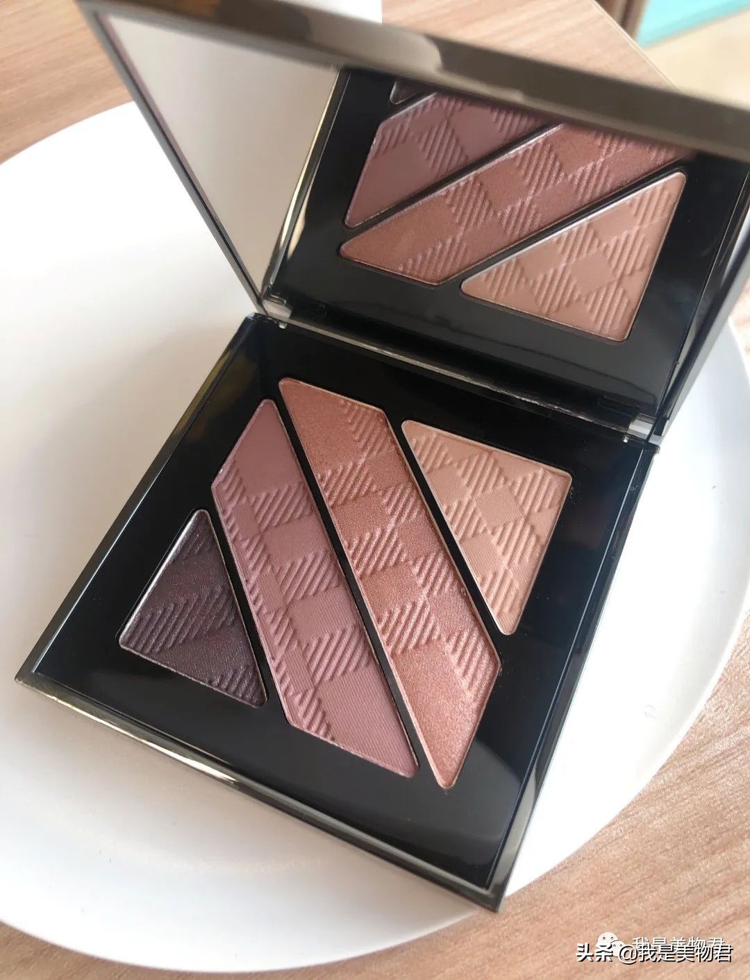 巴宝莉潮流服装,巴宝莉引领欧洲x型服装廓形潮流