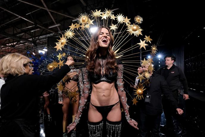 维密超模魔鬼身材的秘诀,维密超模身材是天生的吗