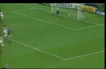 战神巴蒂踢飞点球,战神巴蒂进球扫射