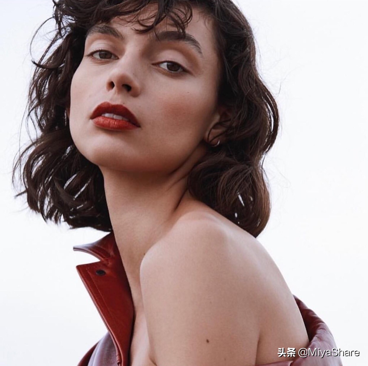 怎么用底妆不暗沉,上千粉底