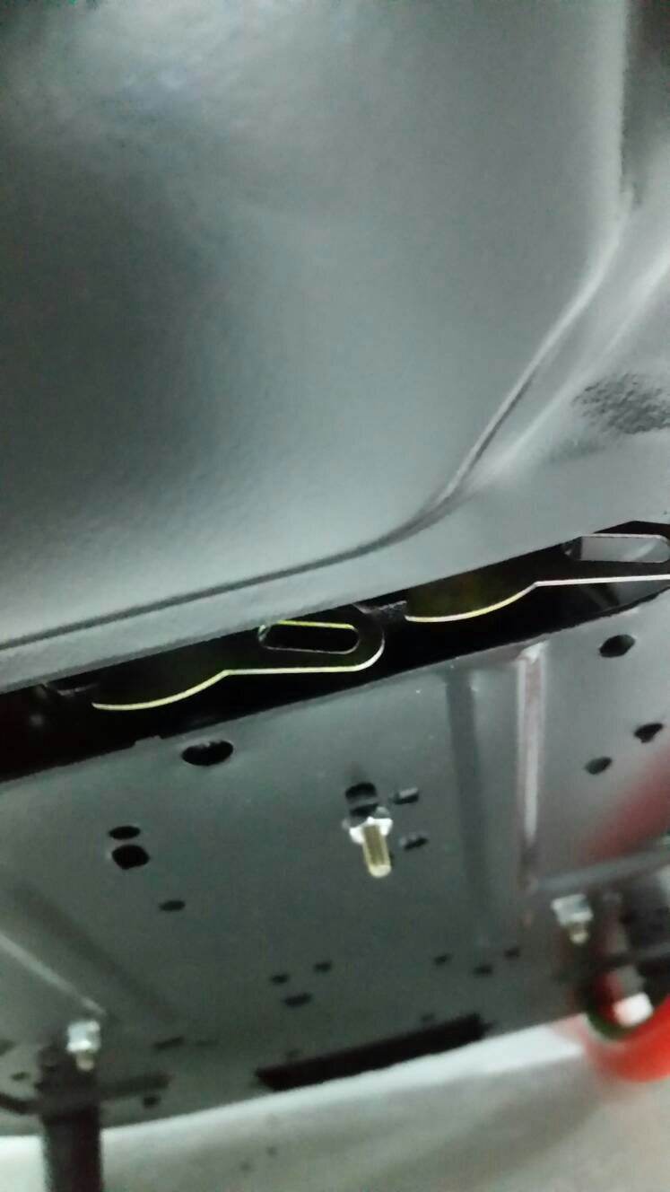 燃气灶冒黄火怎么办,燃气灶出黄火调风门不管用