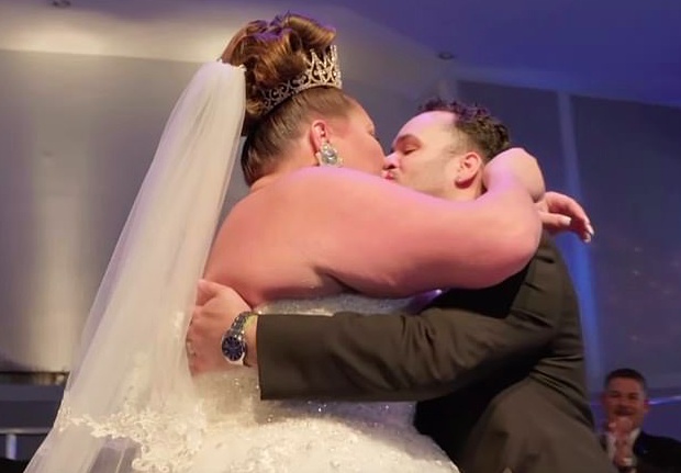 美国45岁男人交往28岁女友,美国45岁男子交往28岁女友