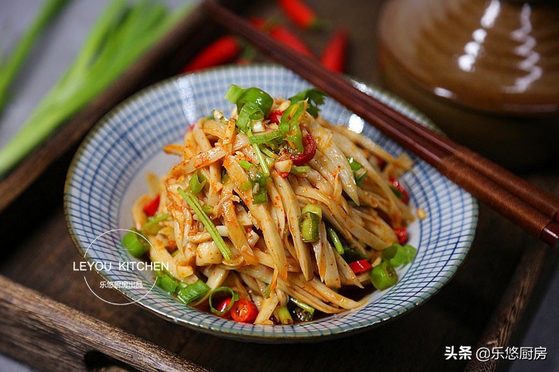 第一名厨四道过年切了就吃的凉菜,过年年夜饭不用辣椒的凉菜怎么调