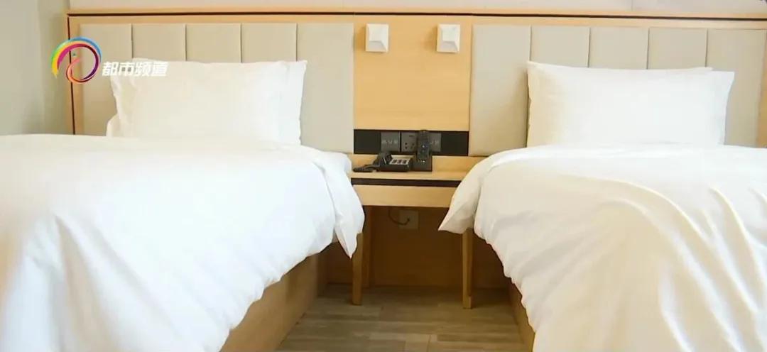 “都涨200块了！”考点未公布，高考房就被他们预定了……