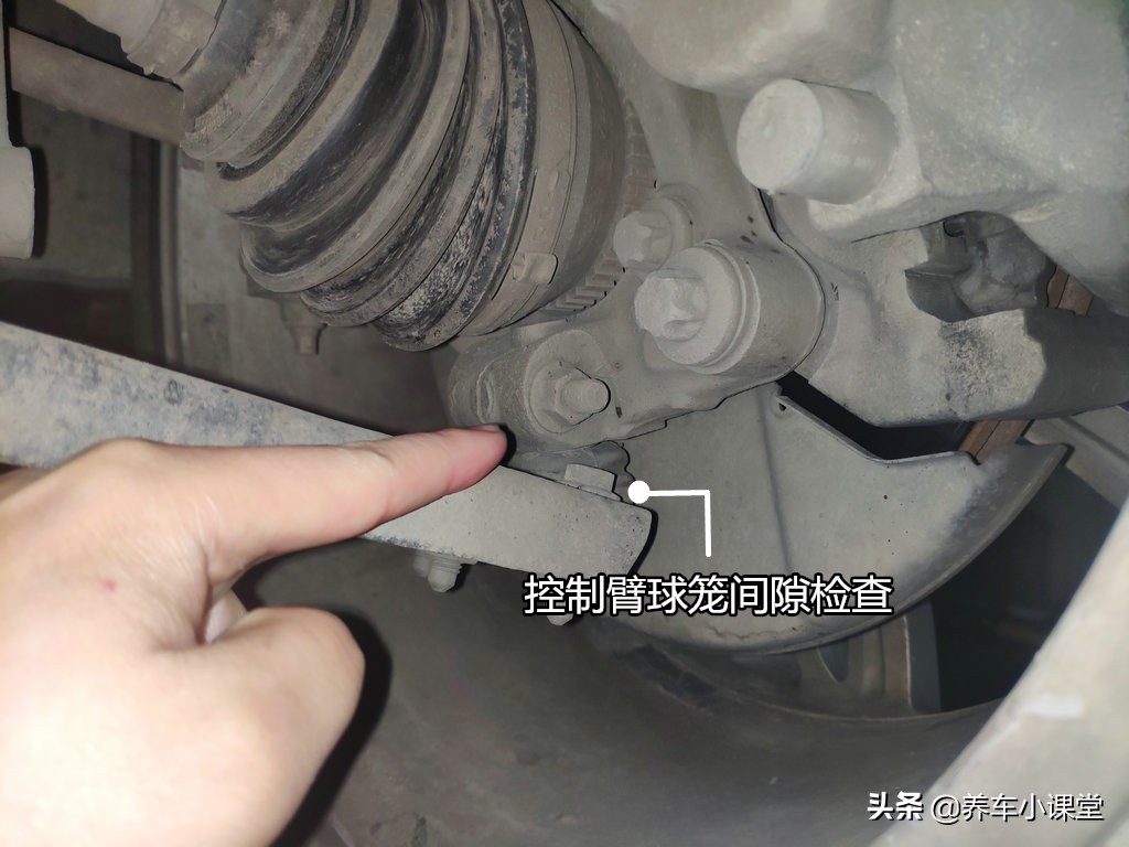 老车子底盘感觉松散,丰田锐志底盘松散问题