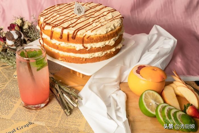 蛋糕怎么烤才不会回缩塌陷,电饭锅蛋糕一打开回缩了怎么回事