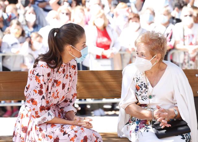 莱蒂齐亚穿长裙,莱蒂齐亚最新着装