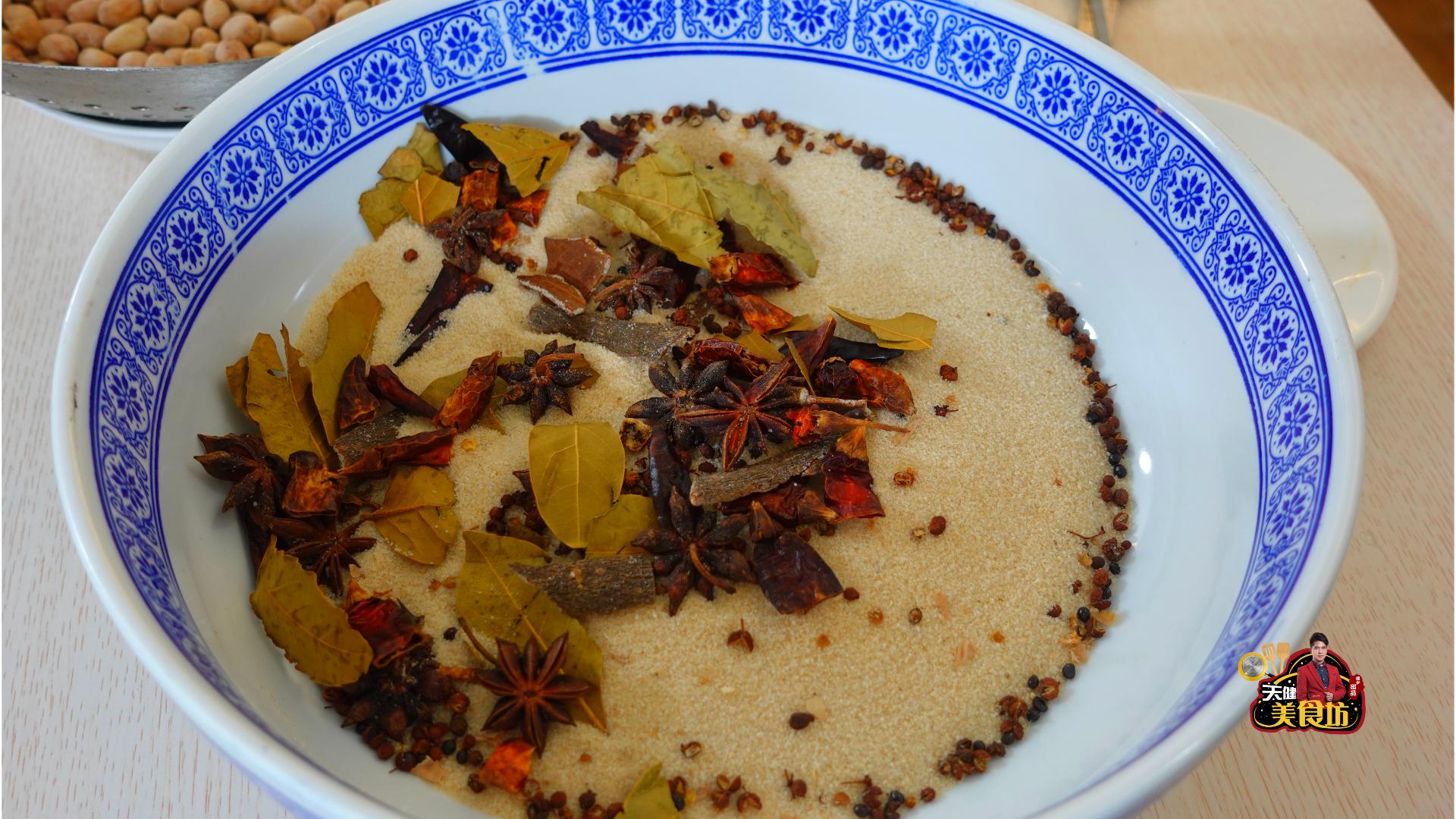 盐炒花生米炒到什么样算熟,炒花生米什么时候放盐最好