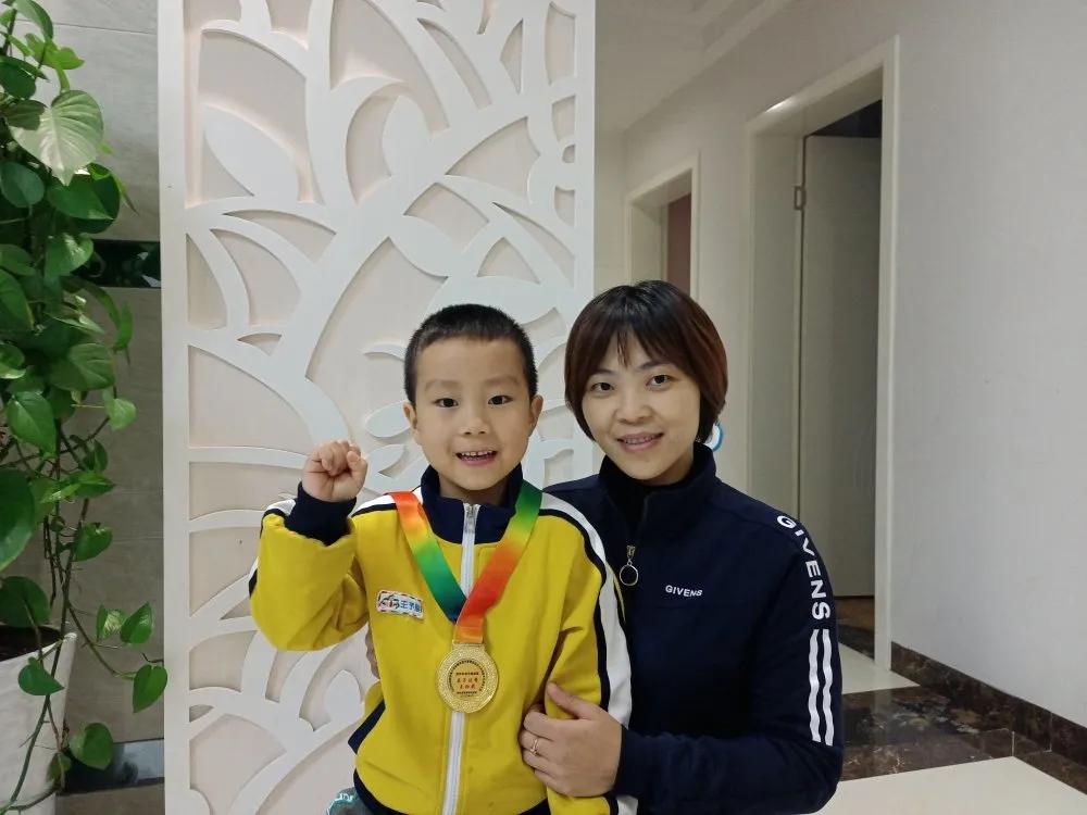 北川永昌幼儿园参加绵阳市首届幼儿足球嘉年华展示大会获佳绩