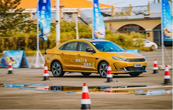 奇瑞凯翼轩度手动挡测试,奇瑞6.99万最新车