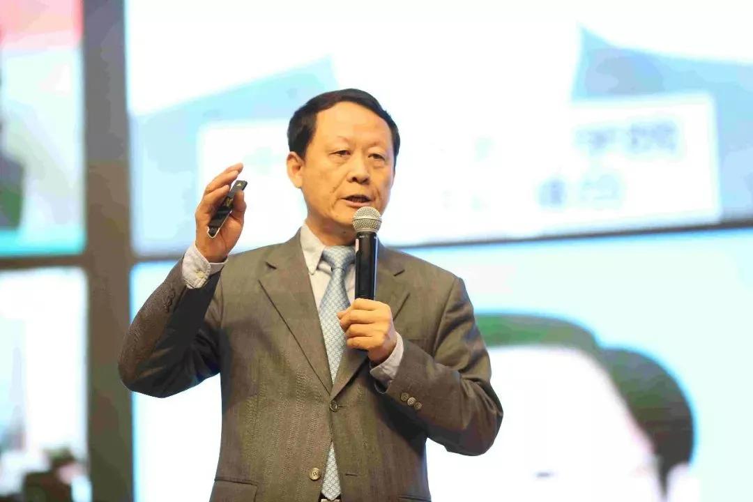 不靠名师、不拼生源，罗振宇盛赞的乡村学校，让我们看到教育“突围”的可能