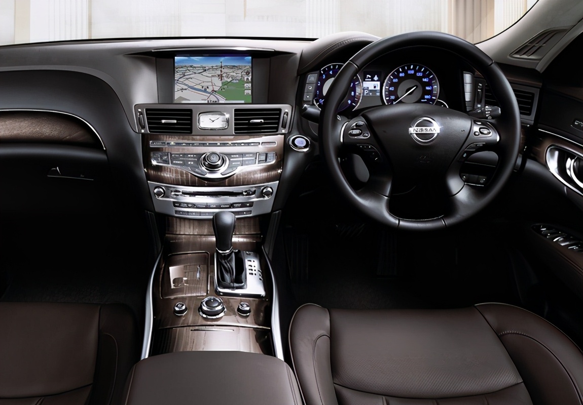 没落的日系三大旗舰车，本田里程、丰田皇冠、日产风雅你都认识吗