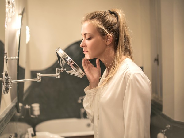 韩妞没有痘痘困扰的原因！韩专家揭秘长痘时不能做的5件事