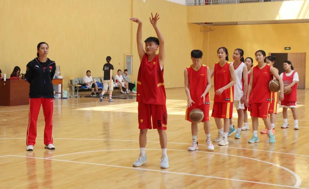 玉溪女健身教练,玉溪体育运动学校女子篮球队教练