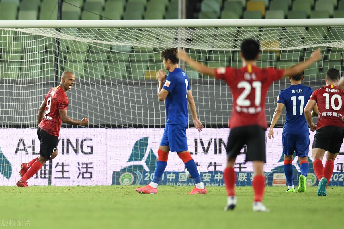 中超金靴破荒梅开二度,夺冠热门大逆转中超旧将梅开二度
