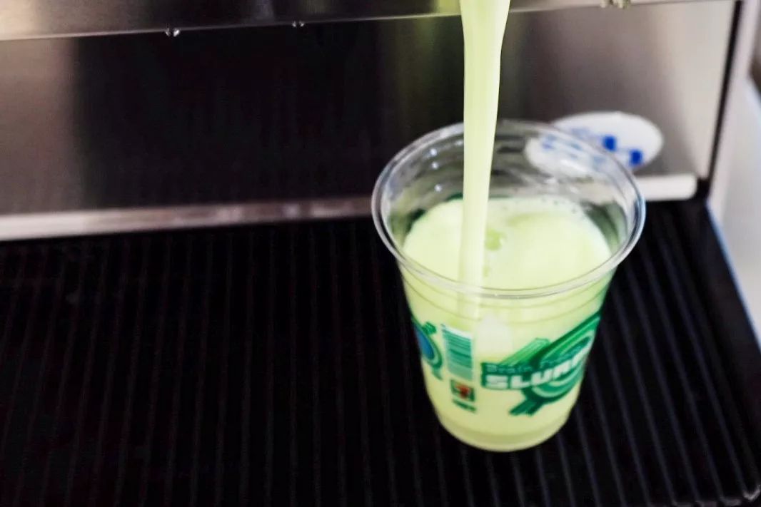 我花了107.5元，在711便利店吃了一份糯米鸡