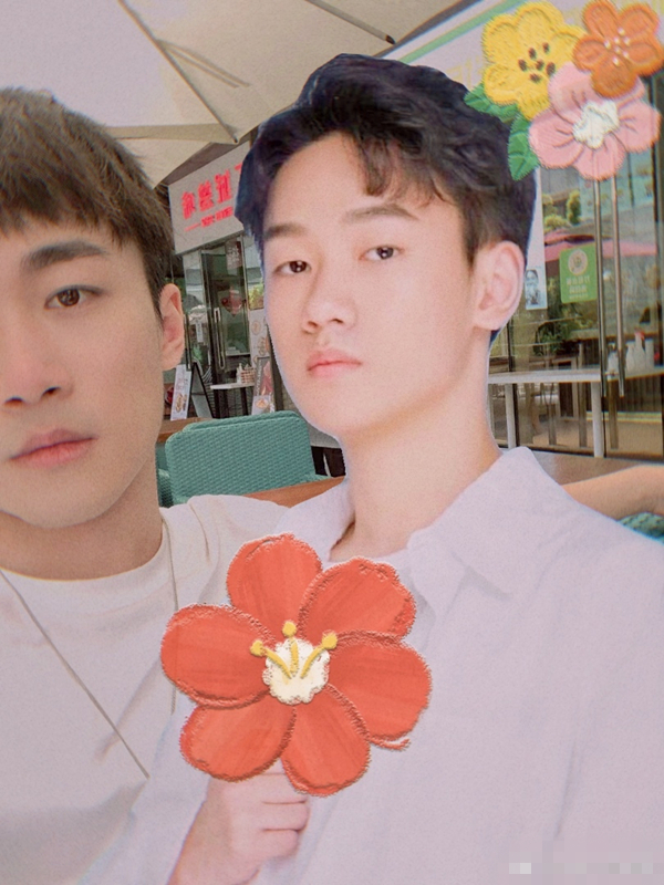 不求人晚玉汤圆复合了吗,不求人和汤圆在晚玉直播间撒狗粮