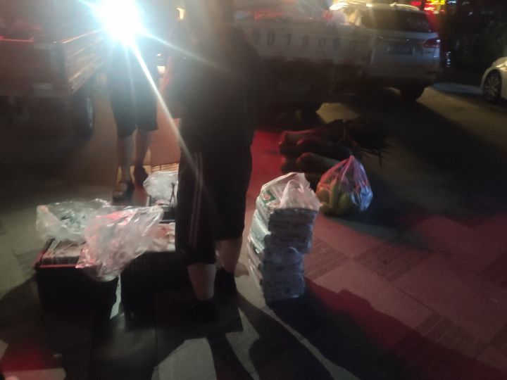 战斗在抗击疫情一线的勇士们,奋战在抗灾救灾一线的红十字人