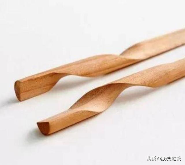 日本的“新筷子”螺旋状造型，一根掰开变成两根，网友看后却笑了
