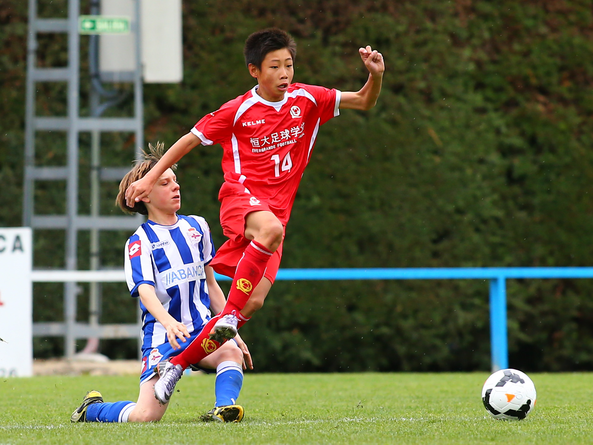恒大海外足球青训,恒大西班牙足校新星