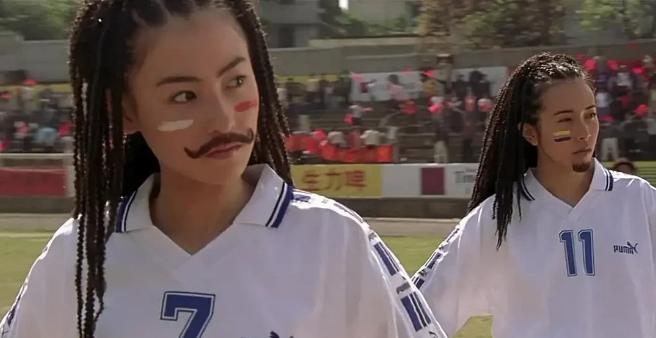 周星驰少林足球帮谢贤擦鞋动态图,周星驰三顾茅庐请谢贤