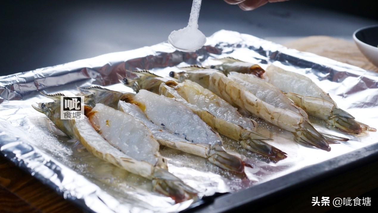 西餐吃虾的正确方法,大虎虾西餐做法大全