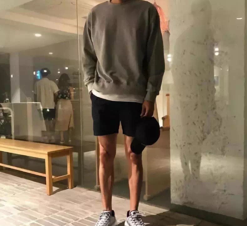 男生夏天穿短裤还是长裤,夏天短裤穿搭男生