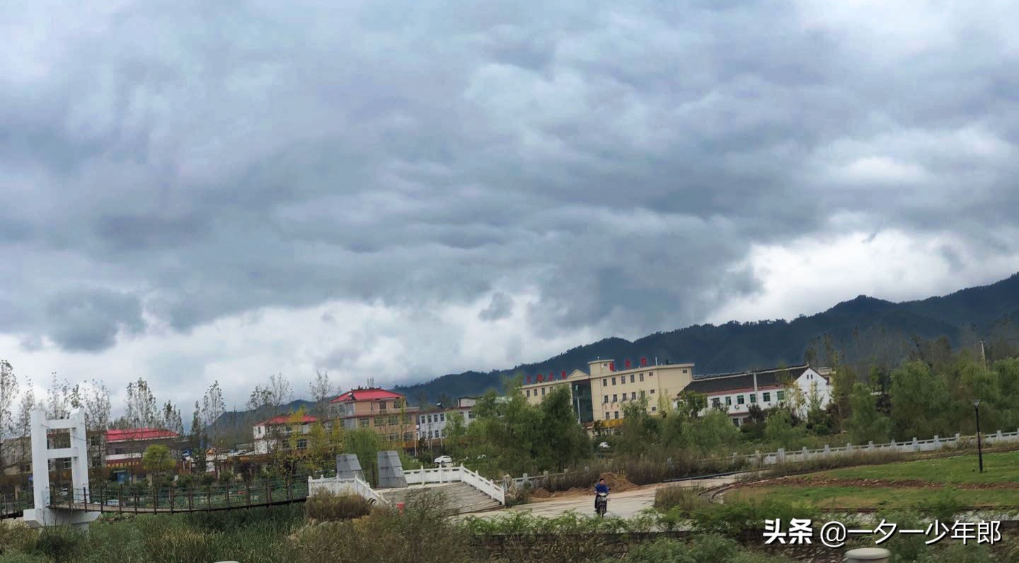 秦岭深处有座小镇,秦岭涝峪滑翔伞基地婚纱摄影