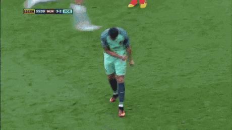 看了整整七分钟，他们最终还是上去了