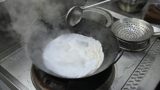 鸡翅红烧怎么做,鸡翅冷水泡