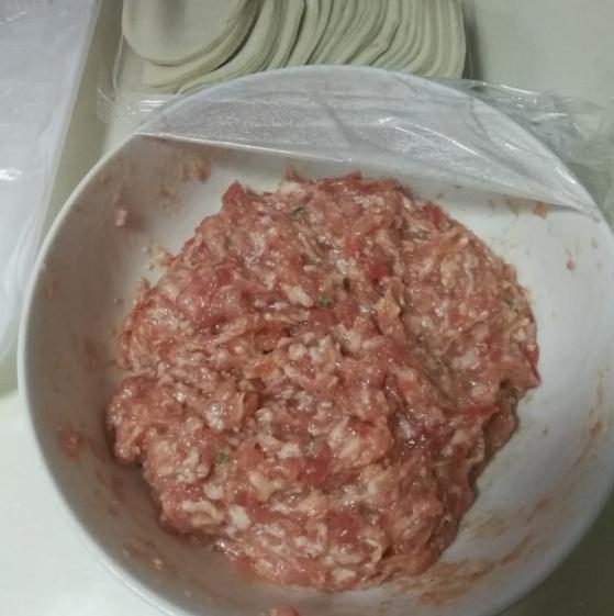 肉馅怎么调出来才不会干巴巴,包馄饨饺子馅做法大全