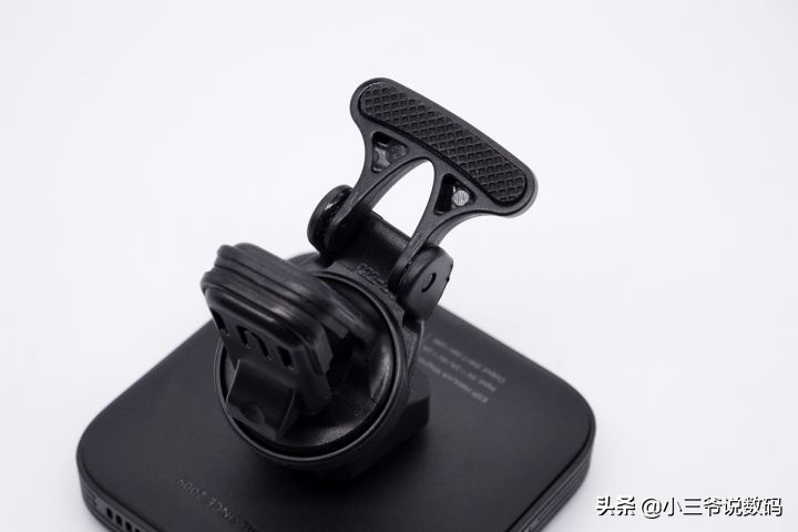 亿色车载磁吸无线充支架：磁吸+无线，轻松好出行