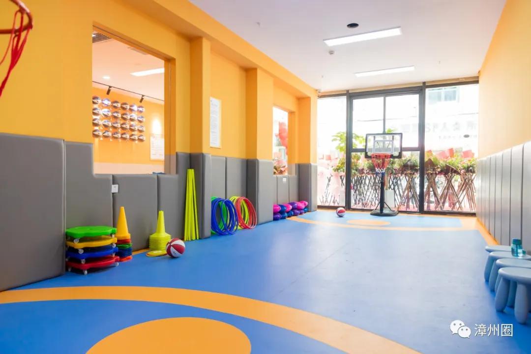 万达附近室内篮球班,万达金街二楼儿童篮球